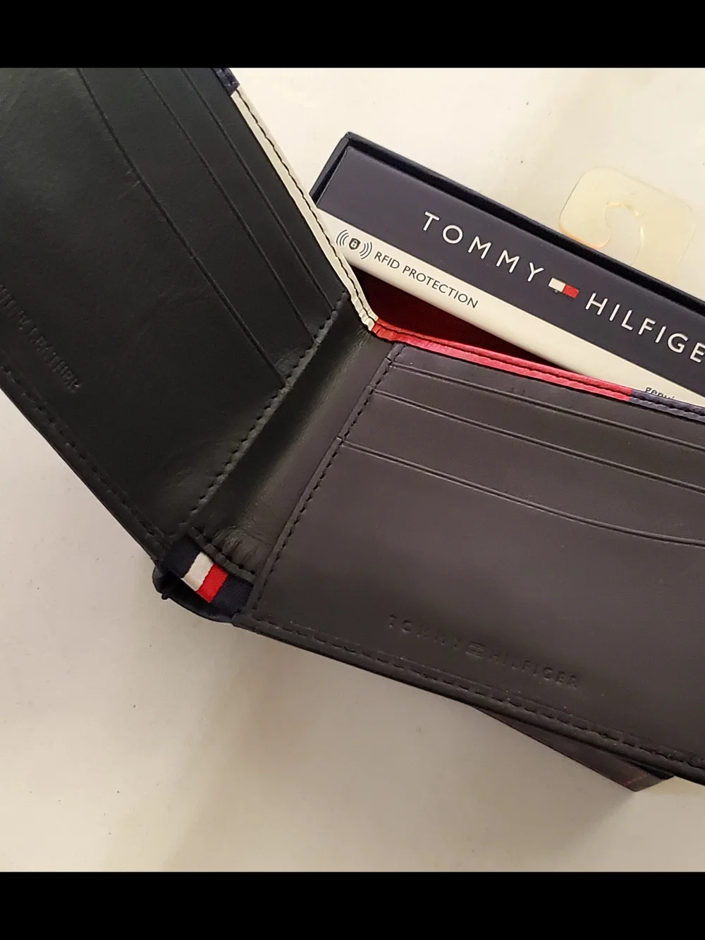 Tommy Hilfiger Mens Navy Leather Slimfold RFID Wallet   Red-White-Blue 4
